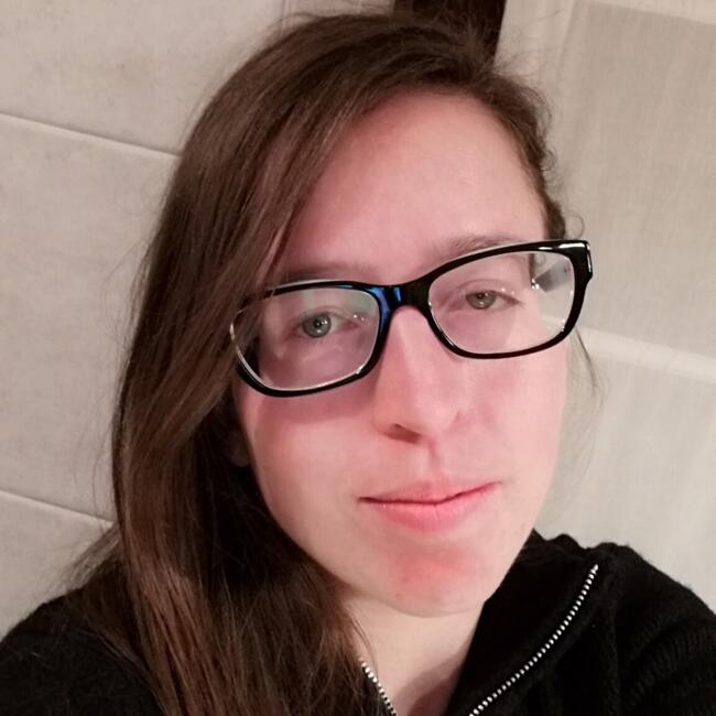 Babysitter in Castelmarte: Elisa