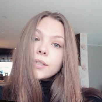 Babysitter Holm: Julia
