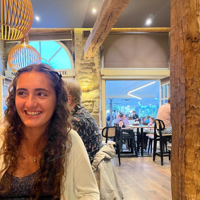 Babysitter in Mazé: Lou