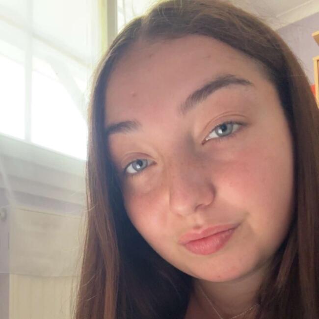 Babysitter in Ouroux-sur-Saône: Léa