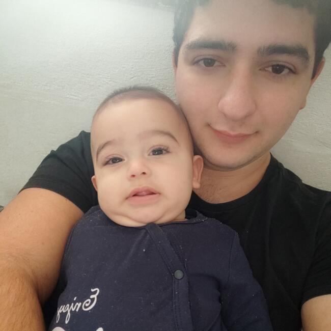 Emprego de babá em Caragua: Izaias