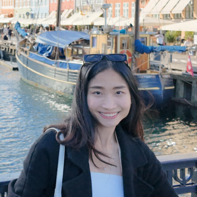 Babysitter in Dublin: Yuna