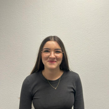 Babysitter Cortaillod: Yaëlle