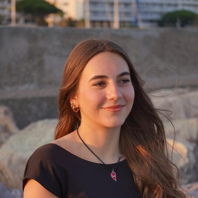 Babysitter in Sainte-Maxime: Elena