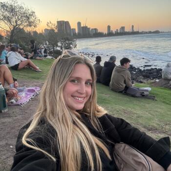Babysitter Gold Coast: Maria Emilia