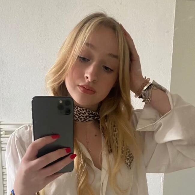 Babysitter in Marseille: Elizabeth