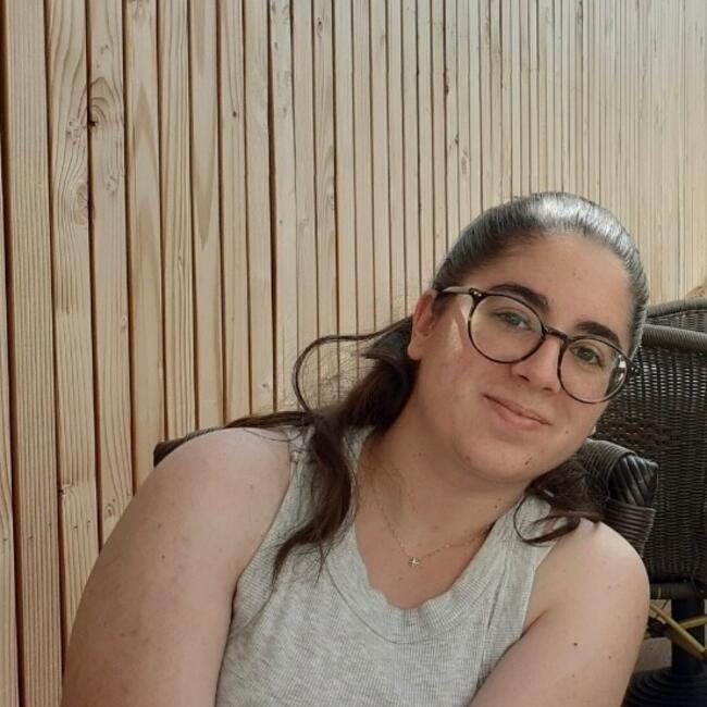 Babysitter in Bagneux: Julie