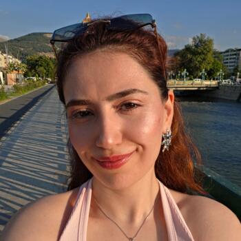 İstanbul bölgesinde bebek bakıcısı: Ayşegül