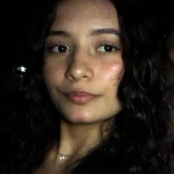 Babá em Tejuçuoca: Renata