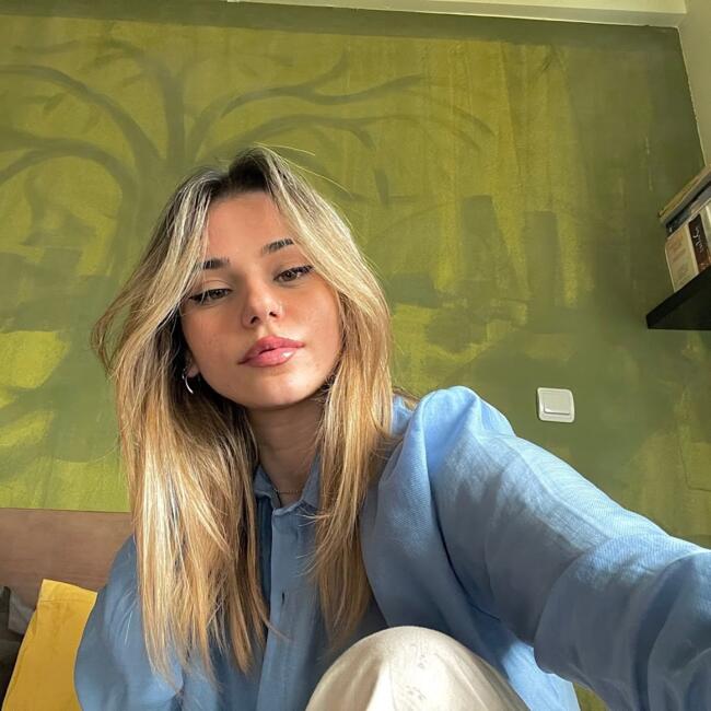 Babysitter in Pátrai: ΕΛΕΝΑ