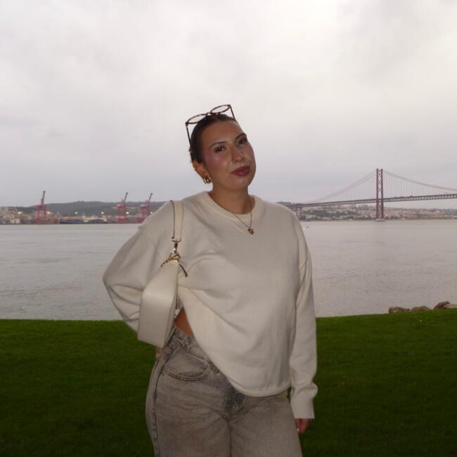 Babysitter in Almada: Carolina