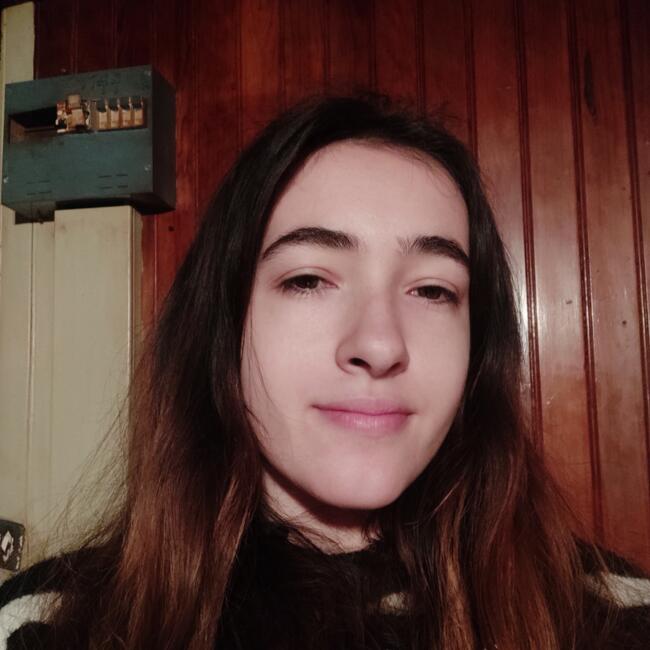 Babysitter in Saint-Laurent-dOingt: Laura
