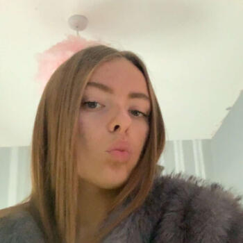 Babysitter in Mullagh: Katelyn