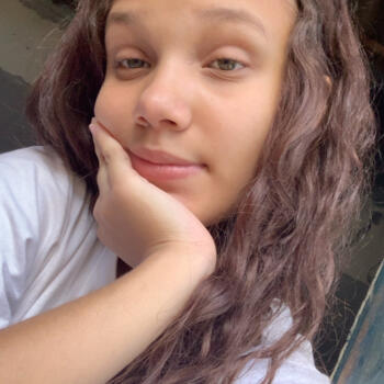 Babysitter in Ribeirão das Neves: Valentina