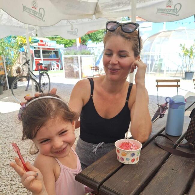Babysitting job in Singapore: Alexandra