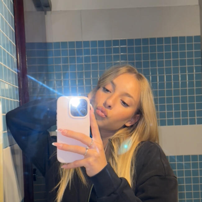 Babysitter in Aquileia: Asia