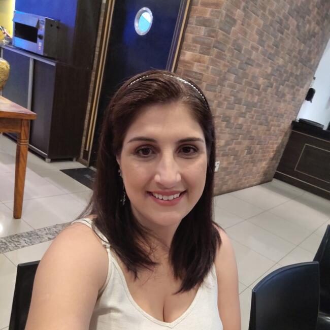 Babysitter in Paulínia: Karla