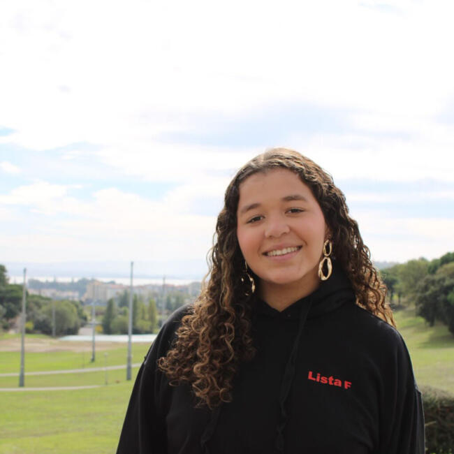 Babysitter in São João da Talha: Rayssa