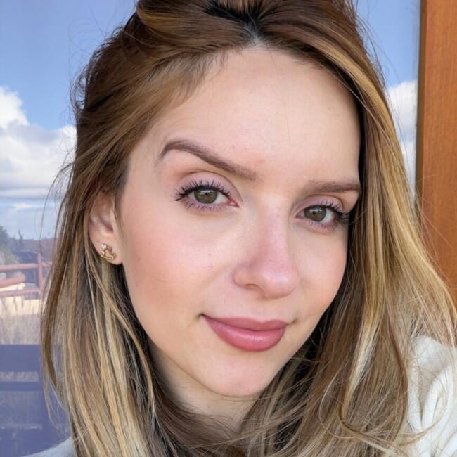 Babysitting job in Gramado: Leticia