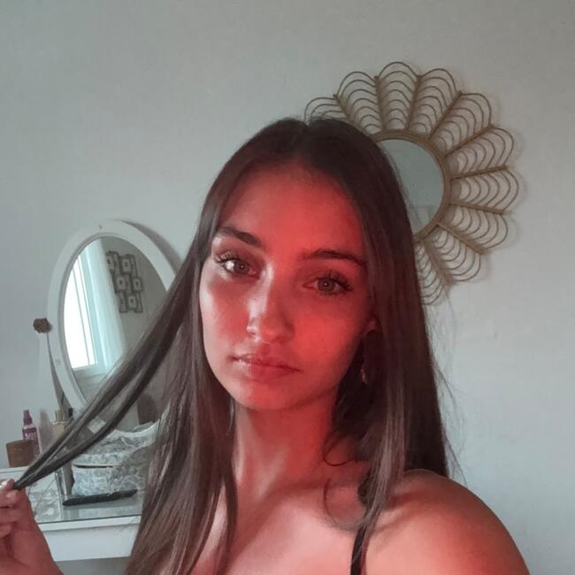 Babysitter in Ruelle-sur-Touvre: Nina