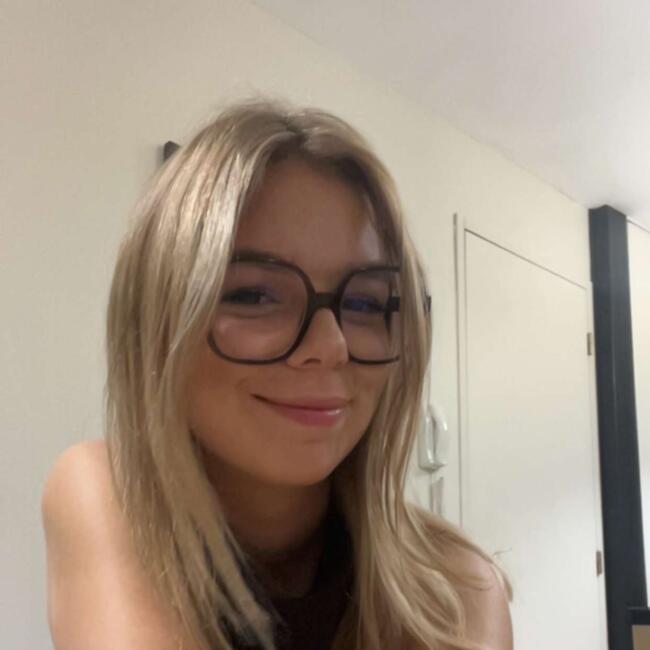 Babysitter in Bayonne: Chloe