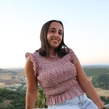 Canguro en Granada: Daniela