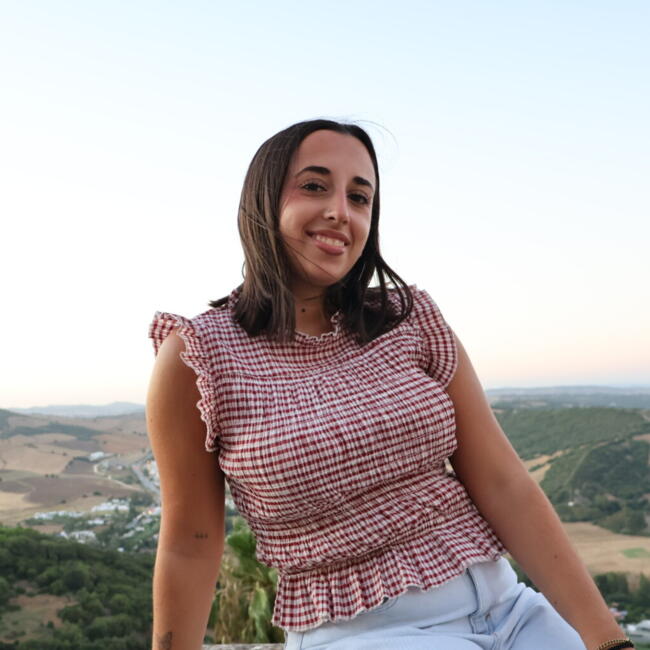 Canguro en Granada: Daniela
