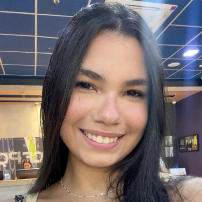 Babysitter in Salvador: Layla
