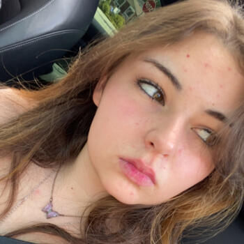 Babysitter Orillia: Katarina