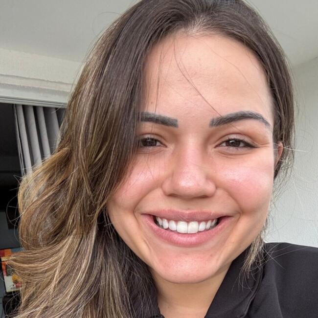 Emprego de babá em Goiânia: Camila