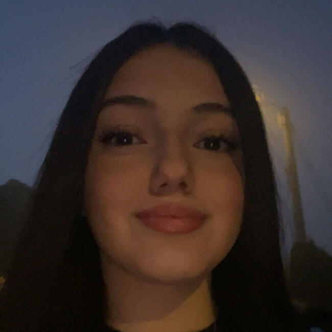 Babysitter in Charleroi: Kenza