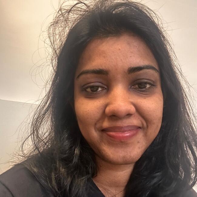 Babysitter in Bucharest: Nimasha