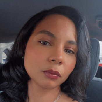 Baby-sitter in Calgary: Ruth