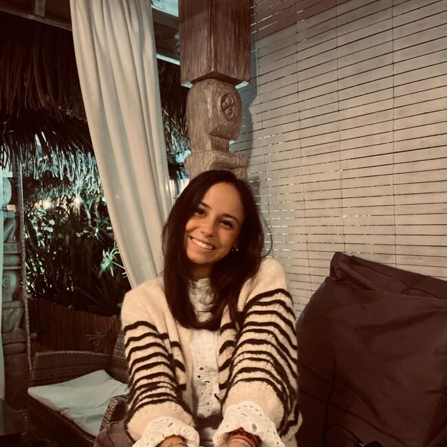 Babysitter in Chalagnac: Louna