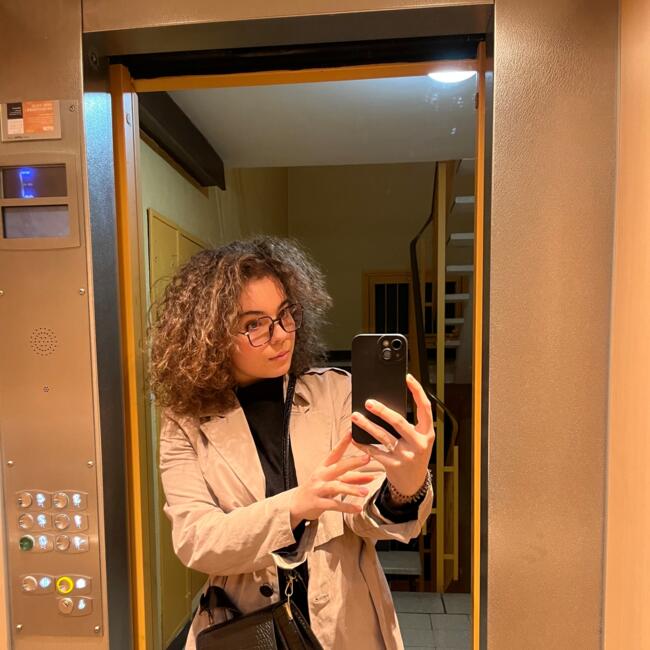 Babysitter in Crouy: Marina