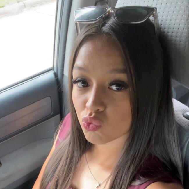 Babysitter in Houston: Mia