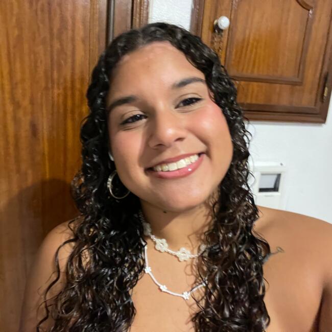 Babysitter em Queluz: Carolina