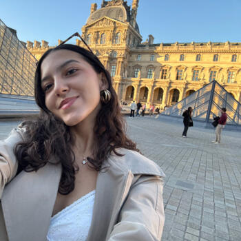 Babysitter in Paris: Zeyna