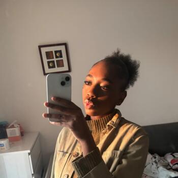 Babysitter in Saint-Etienne-de-Tulmont: Coumba