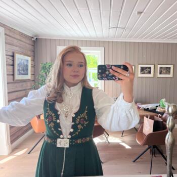 Barnevakt i Asker: Lina