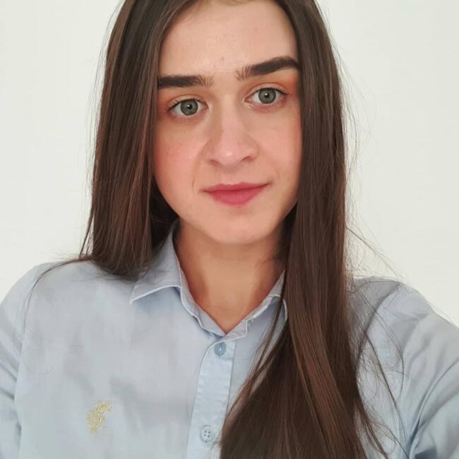 Babysitter in Hafnarfjordur: Georgiana