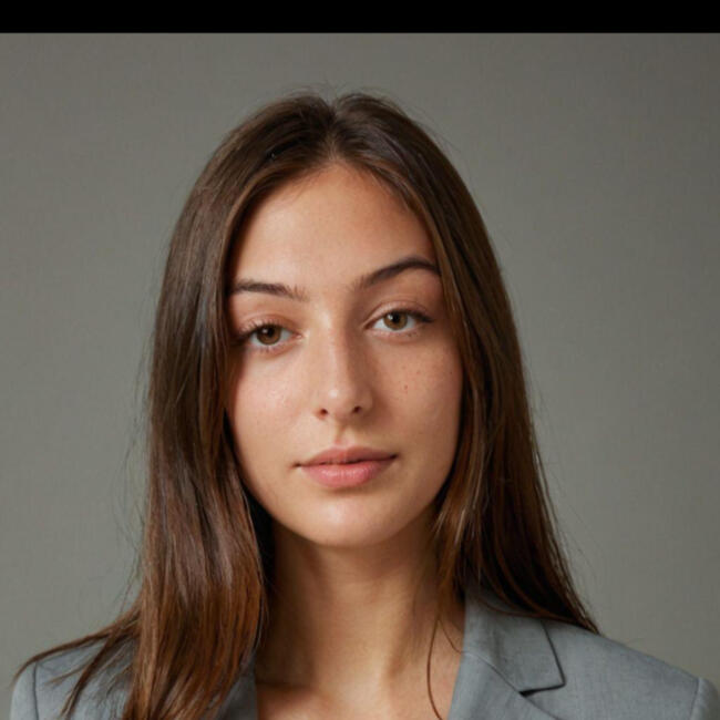 Babysitter in Les Molières: Manon