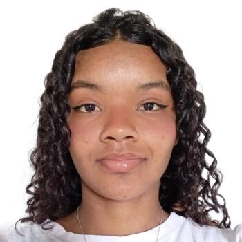 Babysitter Brasília: Maria Fernanda