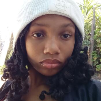 Babysitter Cape Town: Lucresha