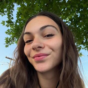 Babysitter στην περιοχή Λάρισα: Aurela