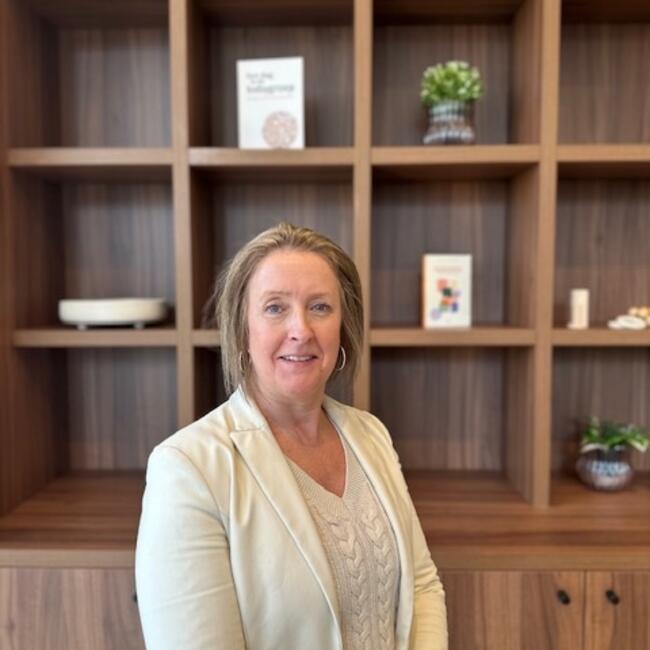 Oppaswerk in Den Haag: Little