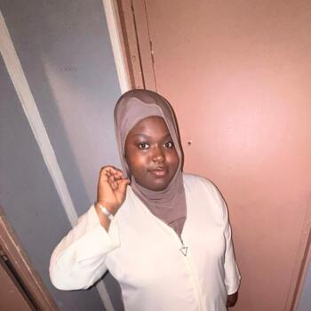 Babysitter in Épinay-sur-Seine: Nina