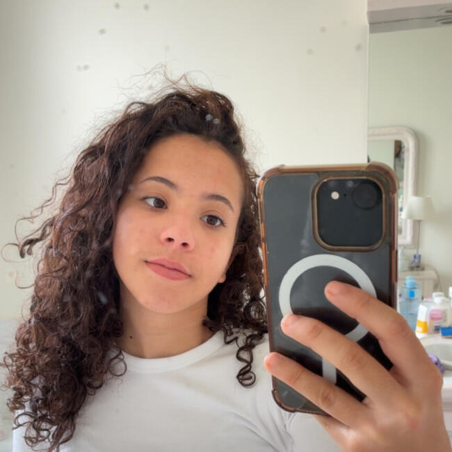 Babysitter in Saint-Maur-des-Fossés: Mina