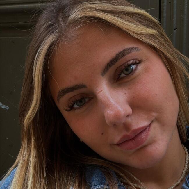 Babysitter in Carnoux-en-Provence: Alexandrine