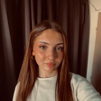 Babysitter in Auberchicourt: Yaelle